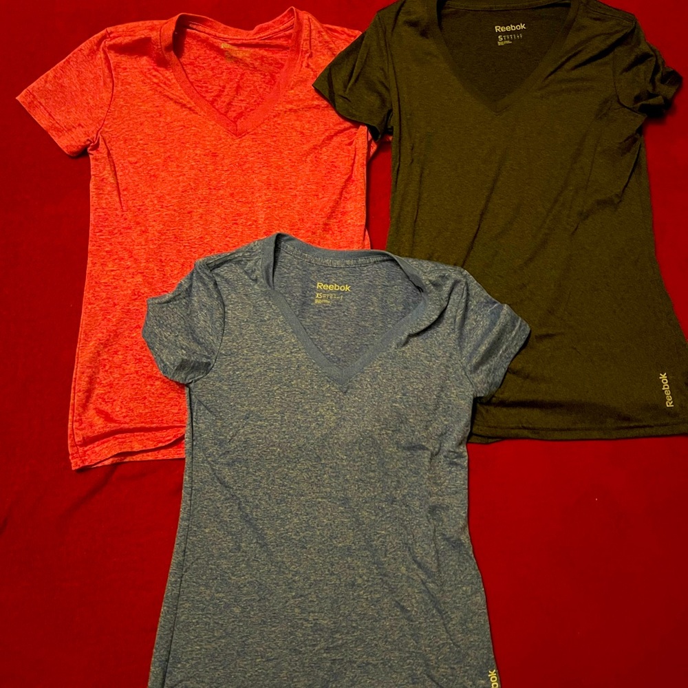 Rebook Shirt lot small and xs that fits like small